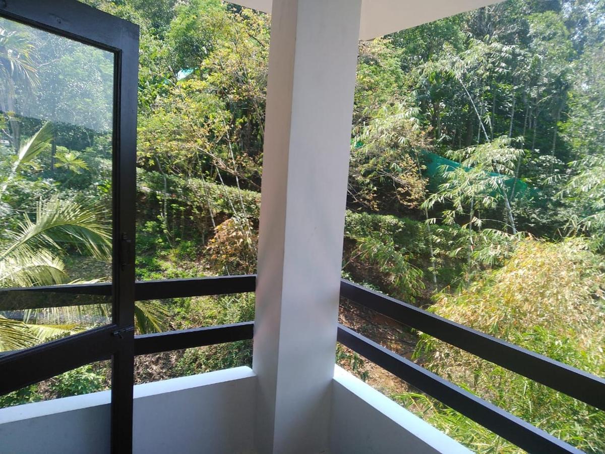 Spring And Valley View Thekkady Exteriör bild